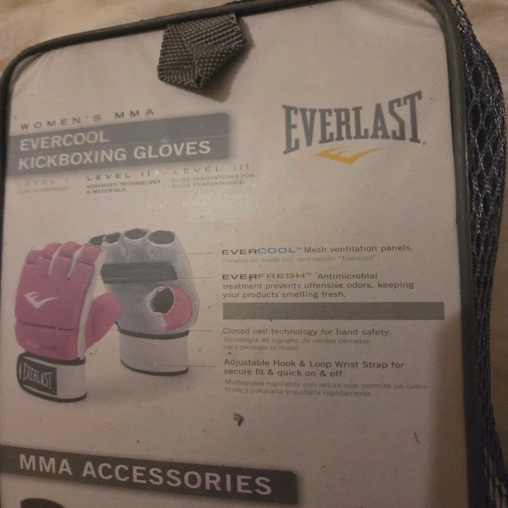 Women's Everlast Evercool Level 2 Kickboxing Gloves Pink White